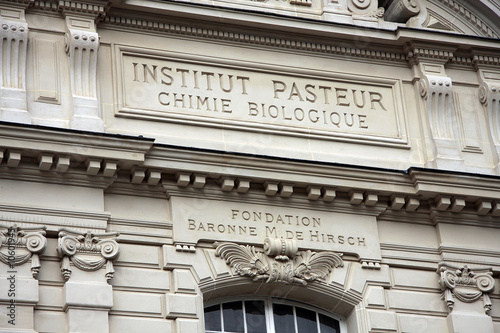 Façade de l'institut Pasteur - Paris photo