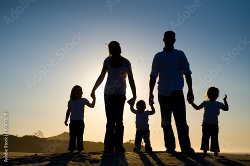 Silhouette of a family of five
