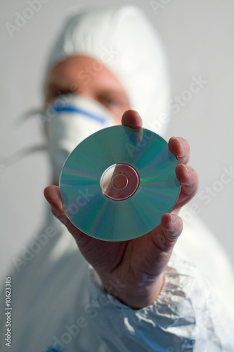 Mann mit CD photo