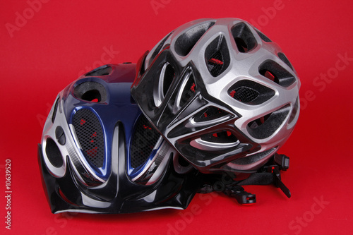 Zwei Helme