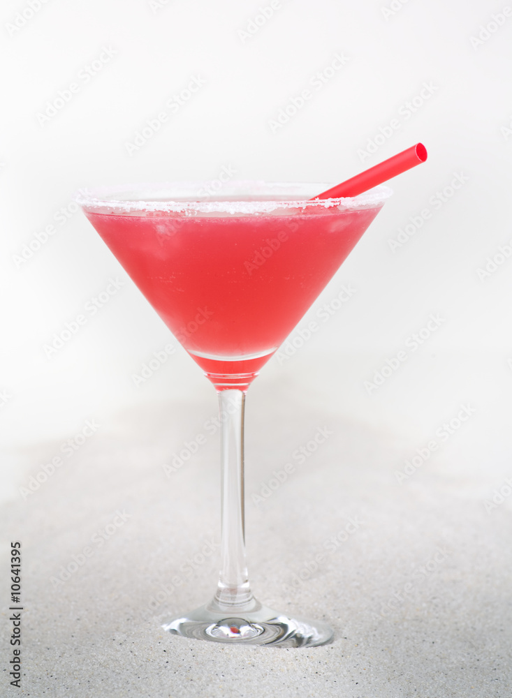Pink Margarita auf Sandkörnern
