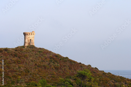 L'une des 93 tours de guet en Corse