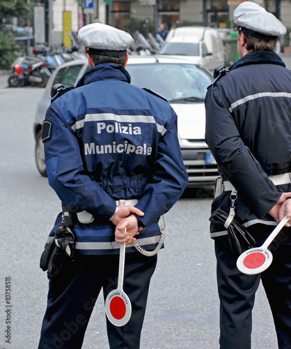 vigili urbani al lavoro