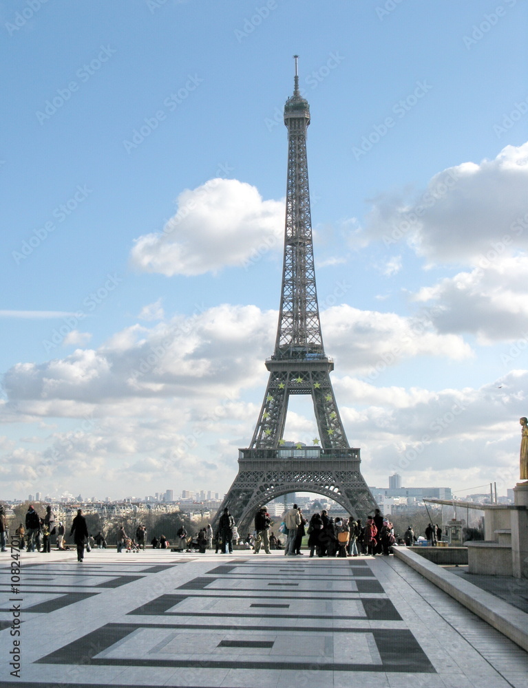 Tour Eiffel ciel nuageux, Trocadero.