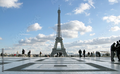 Esplanade du Trocadero, Tour Eiffel, France. photo