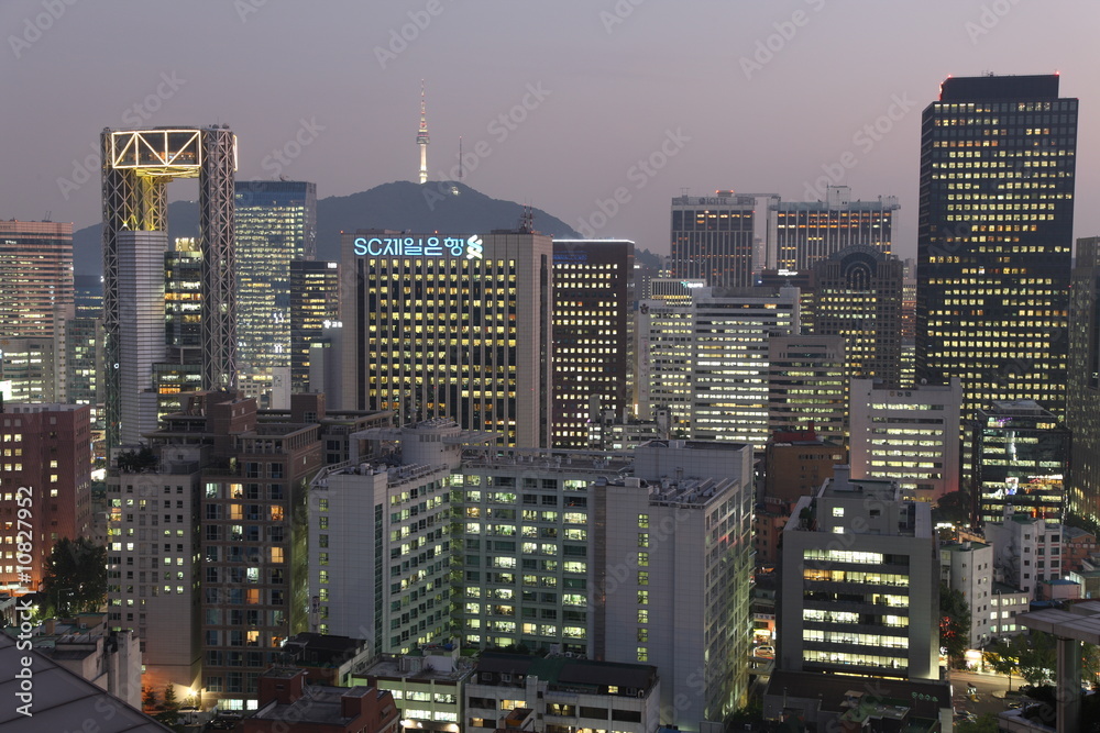 Obraz premium Seoul at dusk