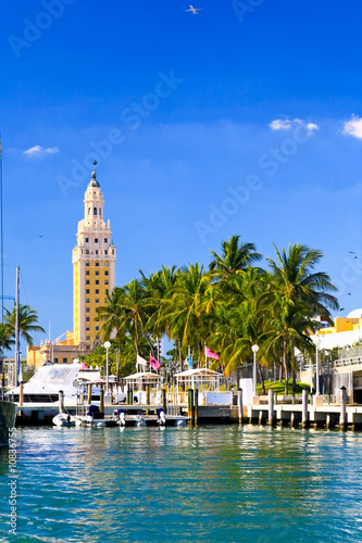 Slika na platnu The Freedom tower in downtown Miami