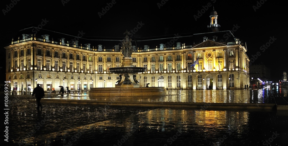 Bordeaux,place de la bourse la nuit sous la pluie_2