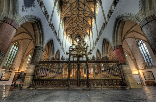 inside church © Eric Gevaert