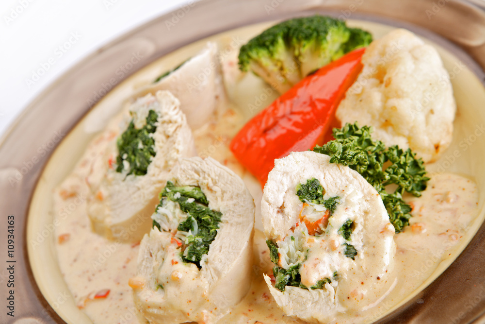 Chicken - stuffed the Kamchatka crab and spinach with slivochno- Chicken - stuffed the Kamchatka crab and spinach with slivochno-