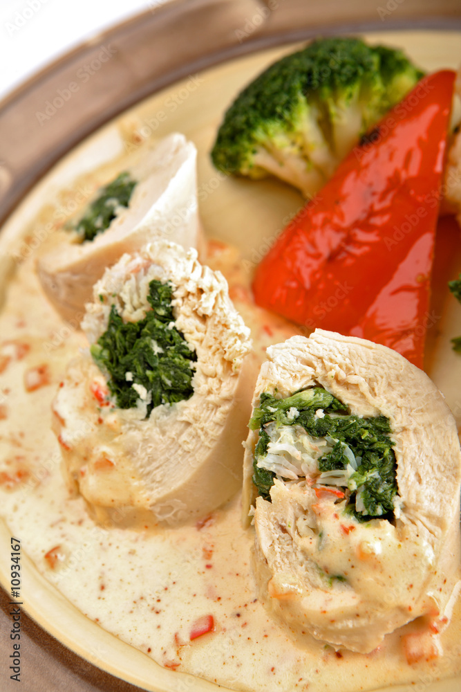 Chicken - stuffed the Kamchatka crab and spinach with slivochno- Chicken - stuffed the Kamchatka crab and spinach with slivochno-