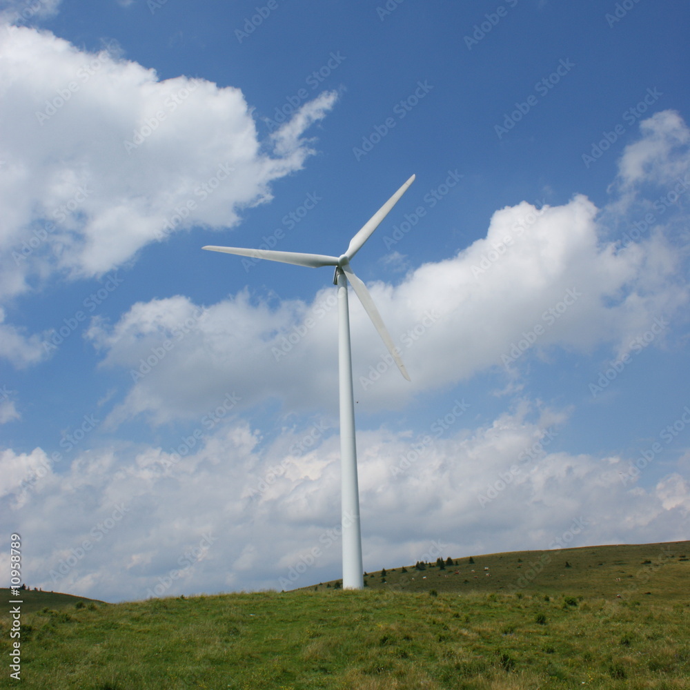 Windrad auf der Sommeralm bei Graz / Steiermark Windrad auf der Sommeralm bei Graz / Steiermark