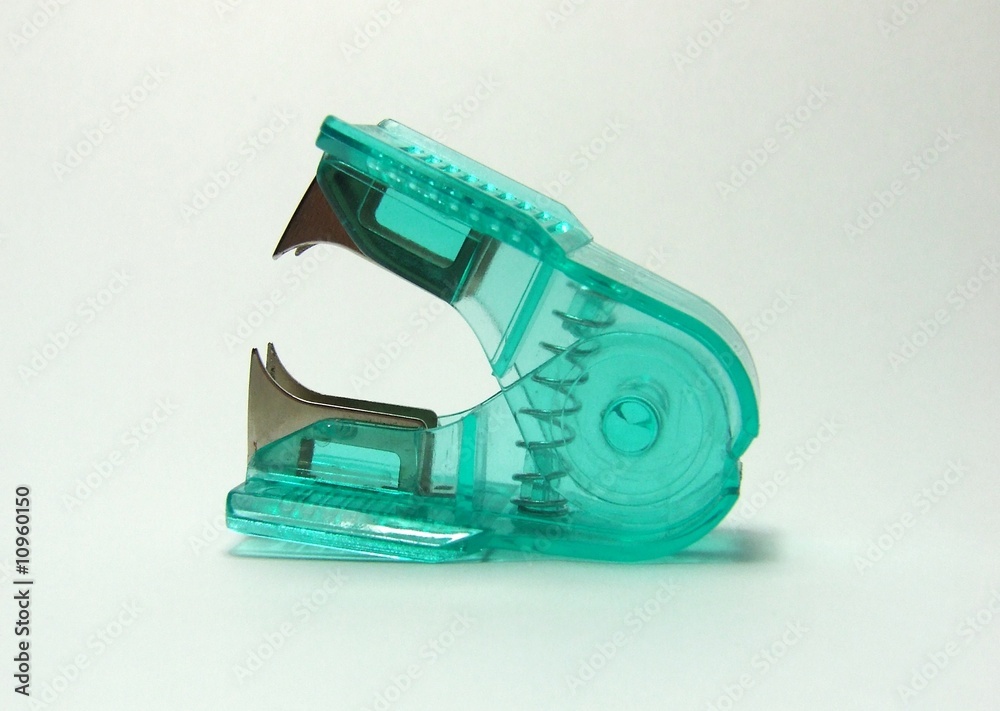 Staple remover cutout