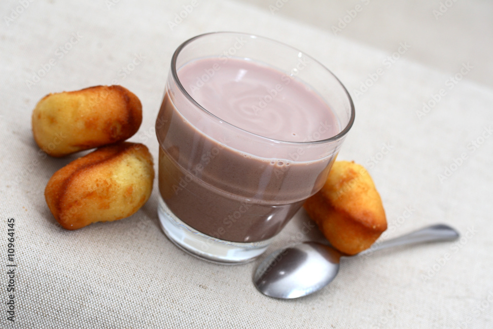 chocolat et madeleines chocolat et madeleines