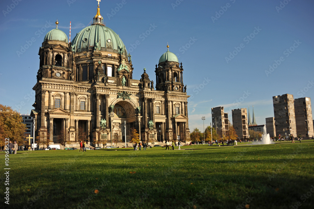 Fototapeta premium Berliner Dom in Berlin-Mitte