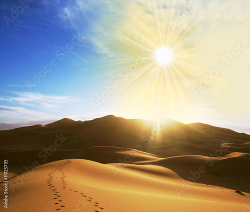 Photographie Sunrise in desert