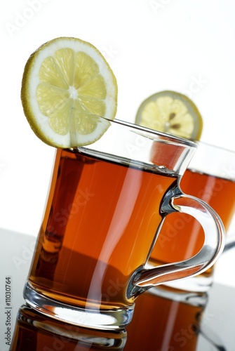 Two teas with lemons