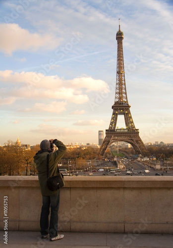 A tourist taking picture of the Eiffel Tower © Ekaterina Pokrovsky
