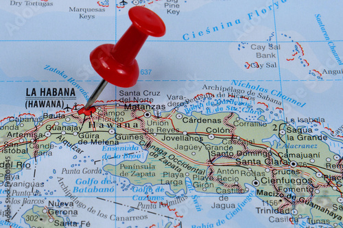 Pin pointing on Habana, Cuba on map