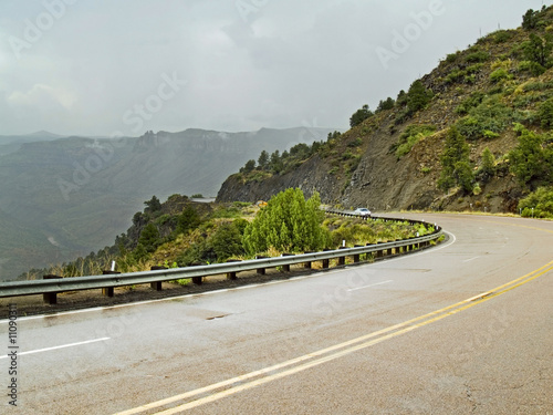 Quadro em tela Rainy day mountain travel