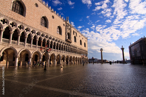 Piazza San Marco con acqua alta - Venezia © Alvise Dorigo