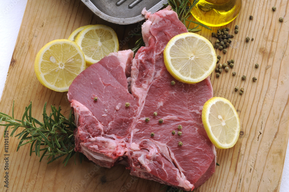 Bistecca alla fiorentina cruda - Secondi della Toscana Bistecca alla fiorentina cruda - Secondi della Toscana