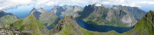 Fjords majestueux aux Lofoten