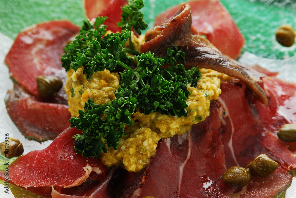 Bresaola in salsa d acciughe - Antipasti della Lombardia Bresaola in salsa d acciughe - Antipasti della Lombardia