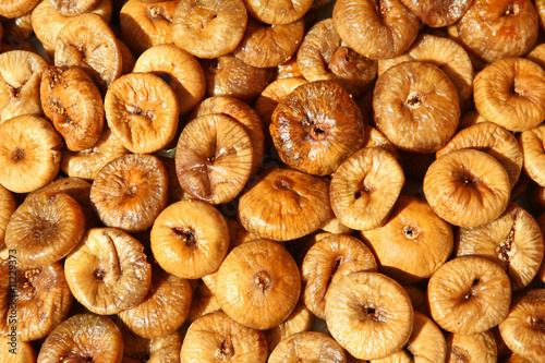 dried figs background