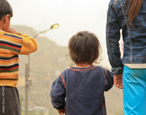 Kinder in den Slums von Lima,  Peru photo