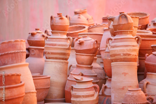 Clay pots and kitchenware © Vladimir Melnik