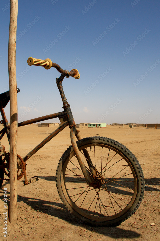 Fototapeta premium Altes Fahrrad in Peru