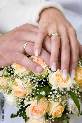 Wedding, hands on the posy