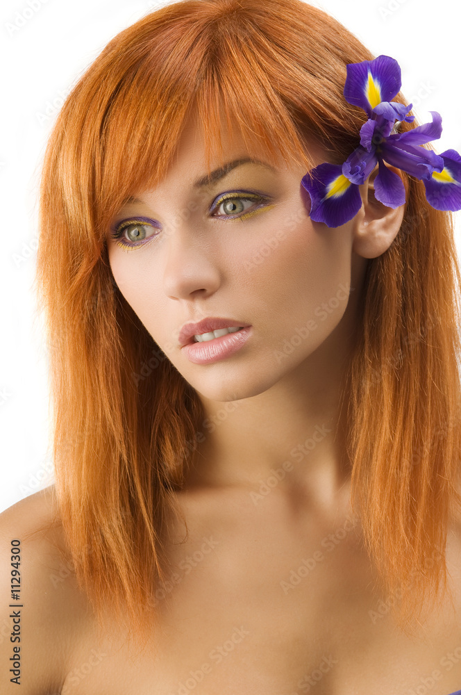 Naklejka premium red hair purple flower