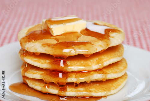 pancakes with maple syrup and butter