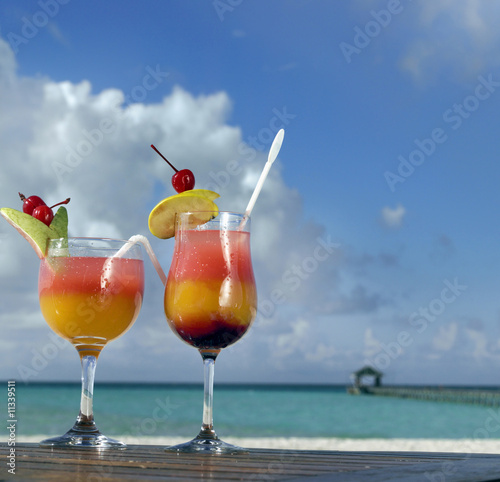 two coctails photo