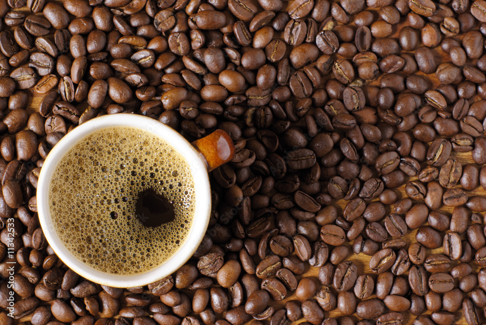 Fototapeta premium Coffee beans and cup