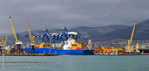 Loading container ship