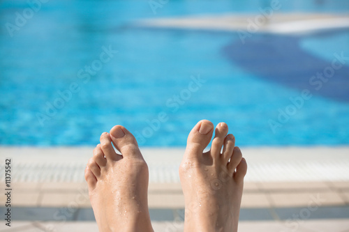 Pool Feet