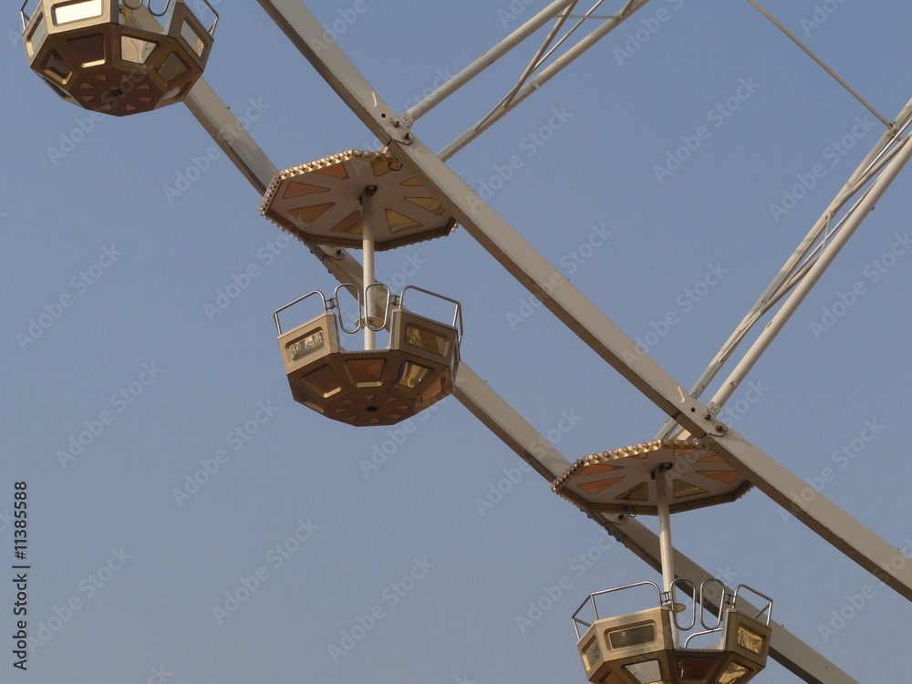nacelles sur une grande roue nacelles sur une grande roue