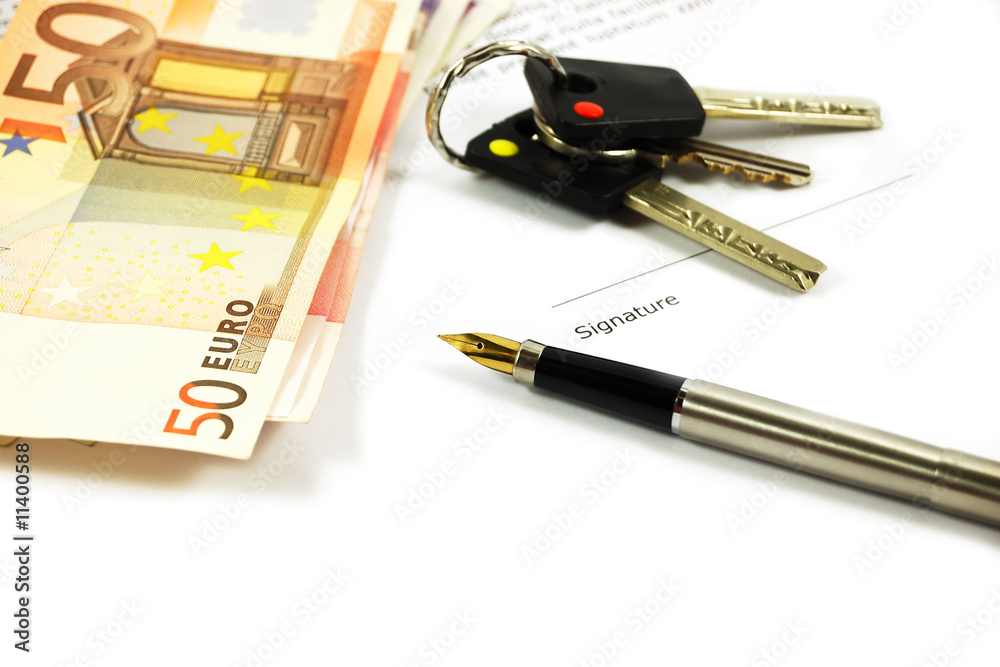 Bank notes, keys and a gold-nibbed pen Bank notes, keys and a gold-nibbed pen