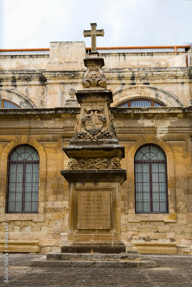 Fototapeta premium Old Malta Church and Monument