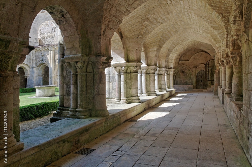 Cloitre de l'Abbaye de Nieul sur l’Autise