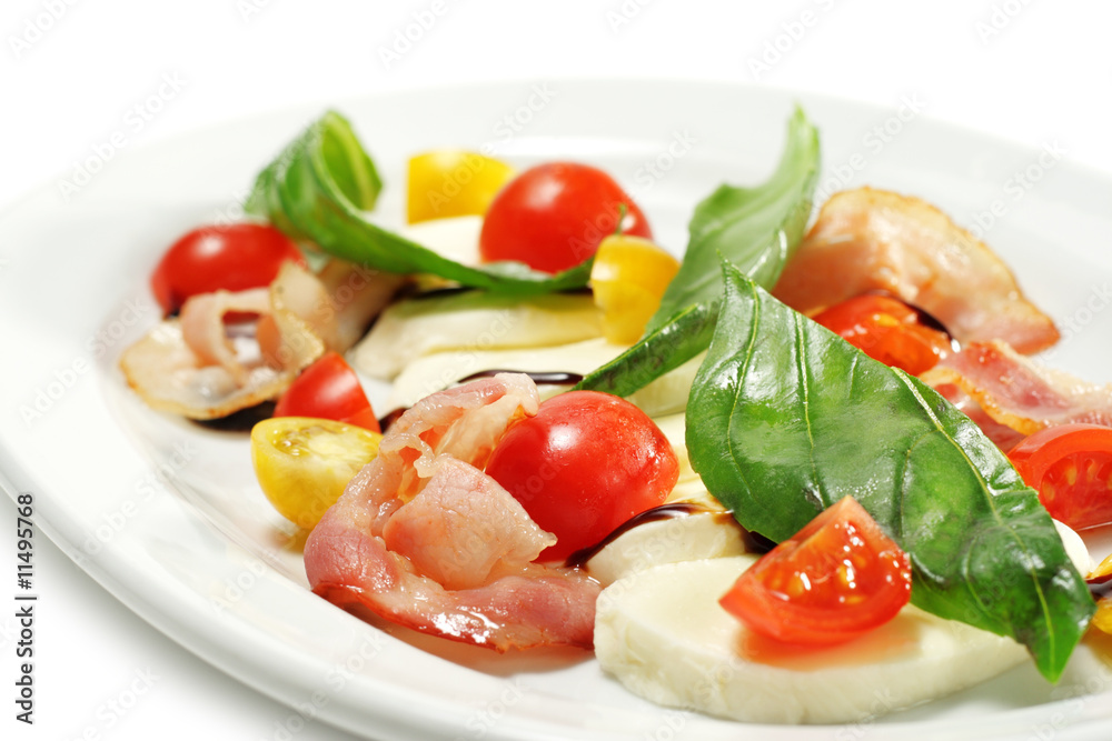 Salad with Cherry Tomato and Buffalo Cheese