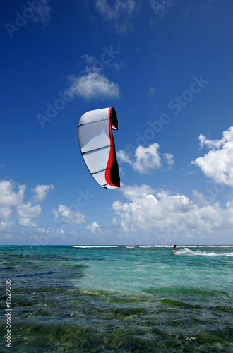 Kitesurf dans le lagon