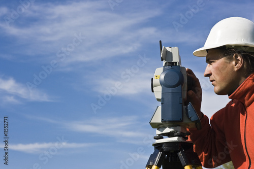 Fotografie Behind Theodolite