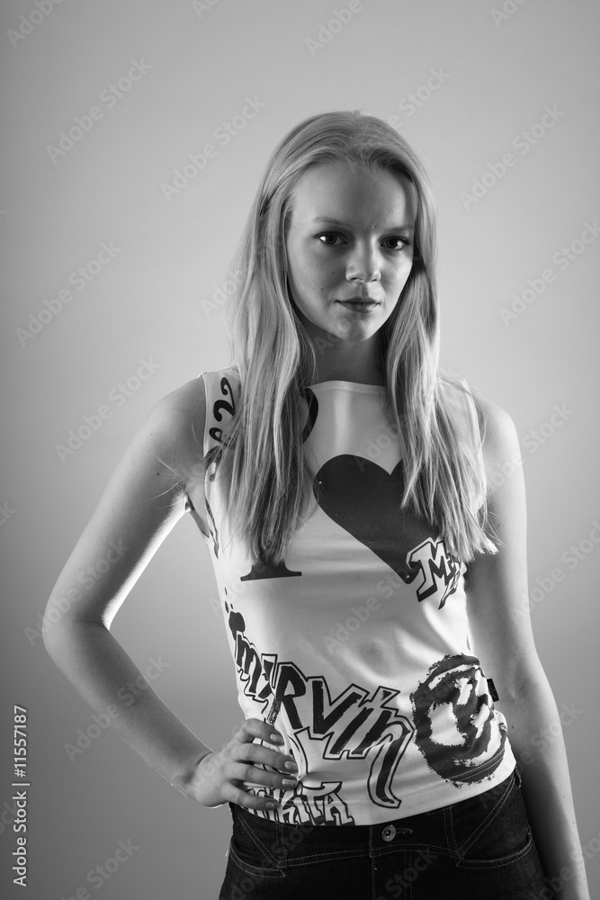 Naklejka premium Fashion model in studio