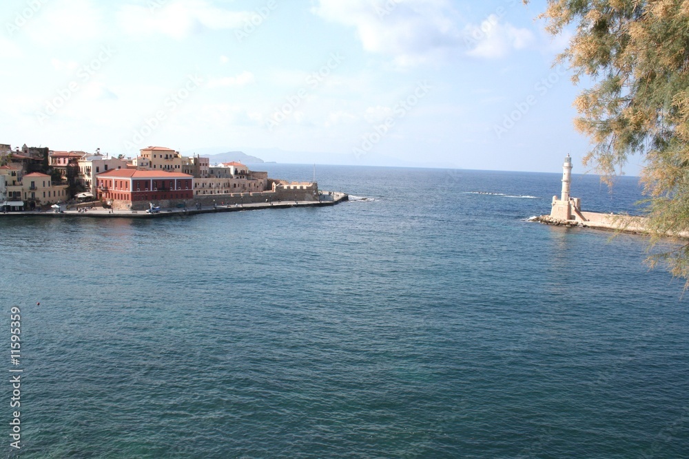 Port et phare vénitien d'Hania en Crète