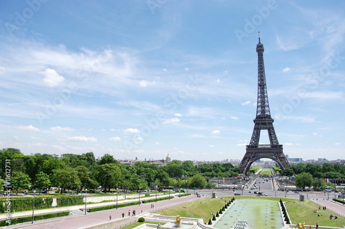 Tour Eiffel et jardins du Trocadero. Paris, France.