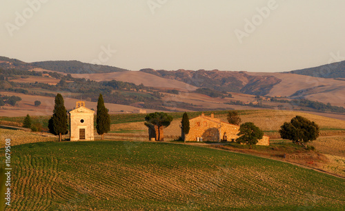 Kapelle und Bauernhof in der Toskana val d orcia photo